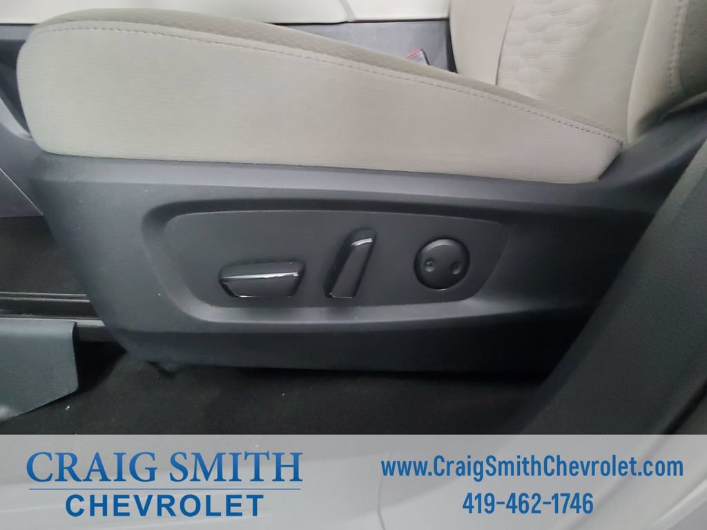 Used 2025 Nissan Pathfinder SV FWD image 11