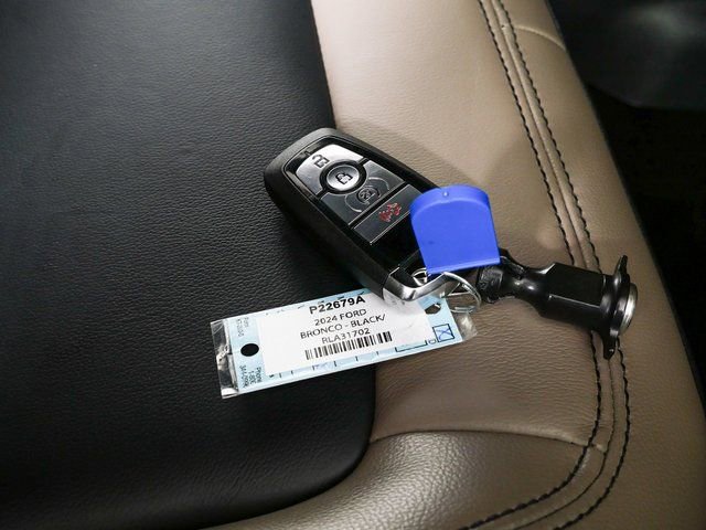 Used 2024 Ford Bronco Wildtrak image 34