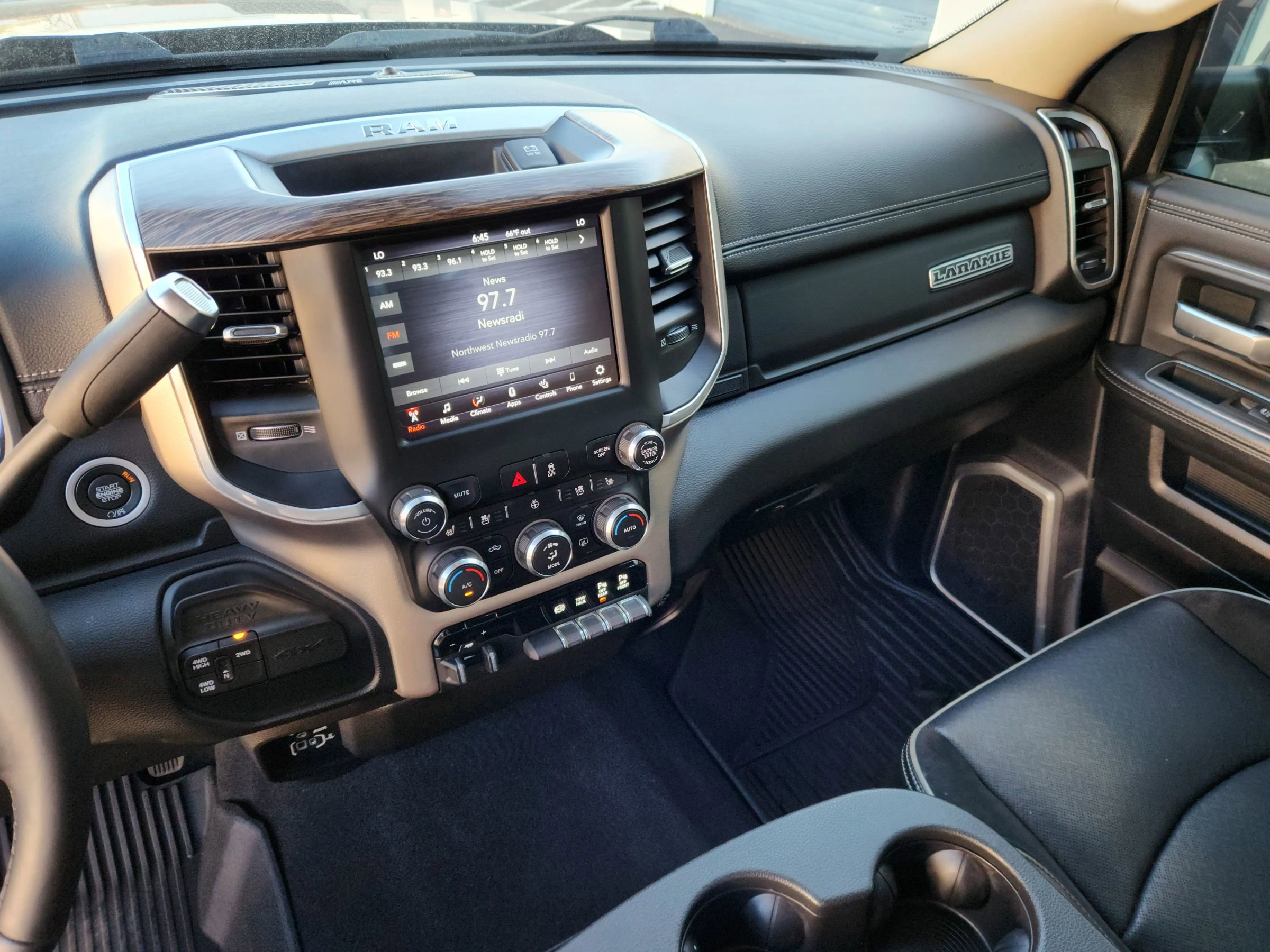 Used 2020 RAM 2500 Laramie AWD/4WD image 11