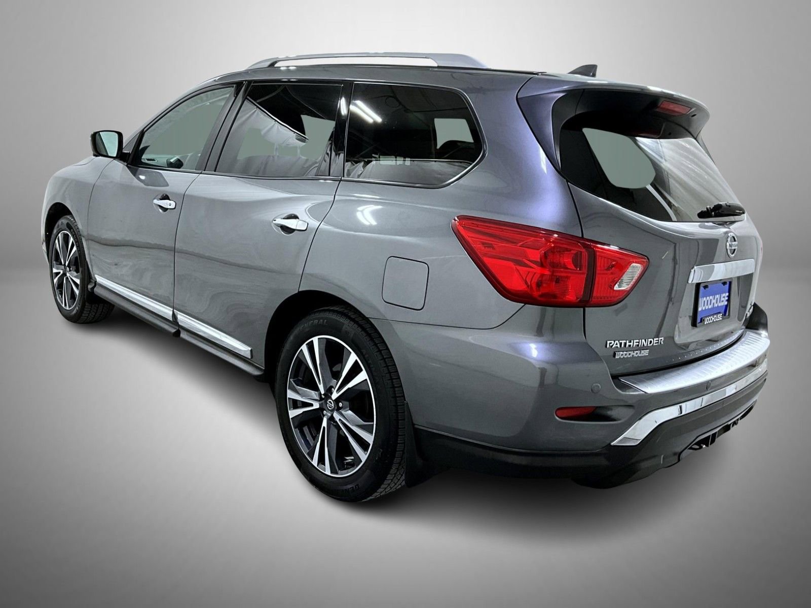 Used 2020 Nissan Pathfinder Platinum image 7