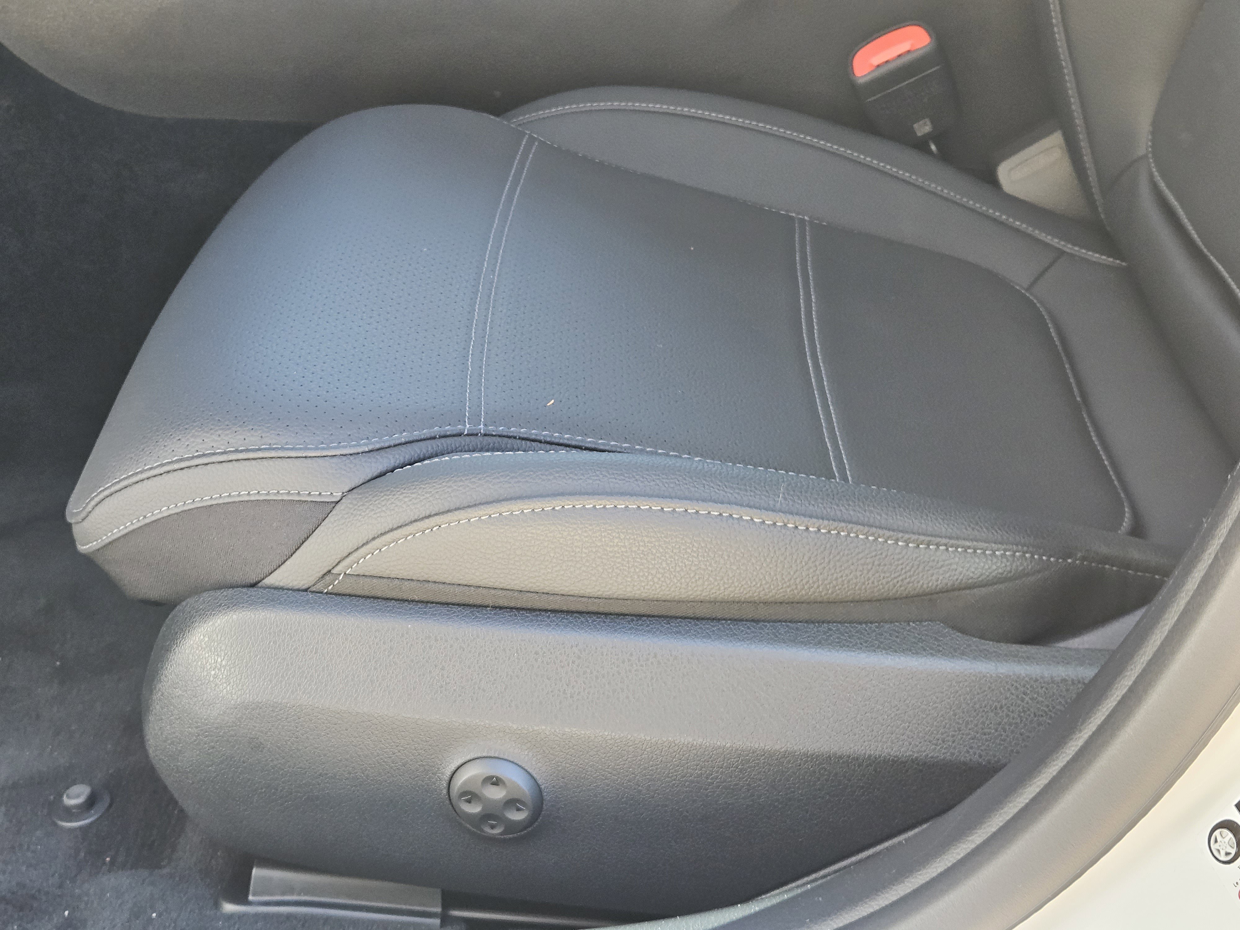 Certified 2025 Mercedes-Benz C 300 4MATIC Sedan image 25