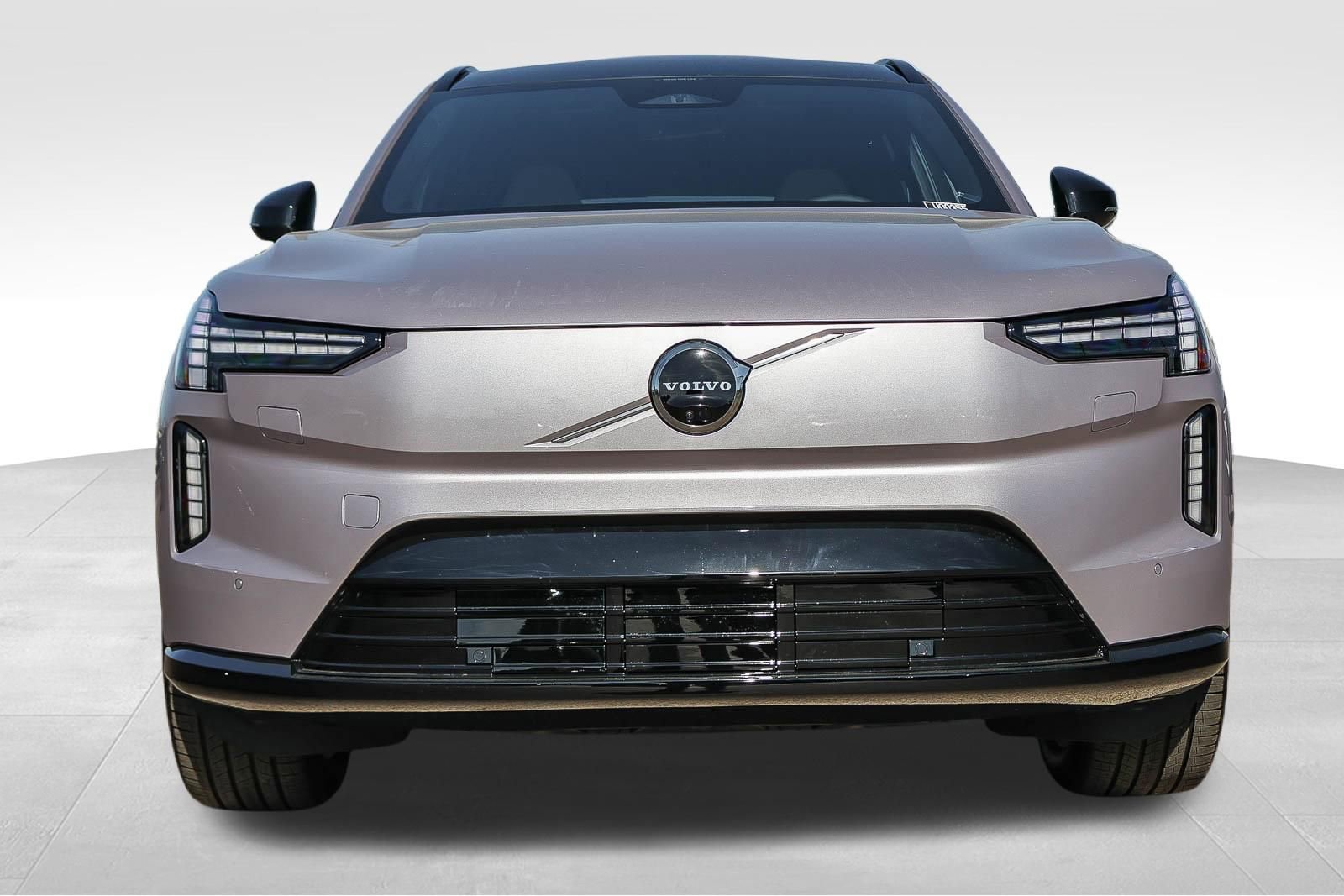 New 2026 Volvo EX90 Plus RWD image 2