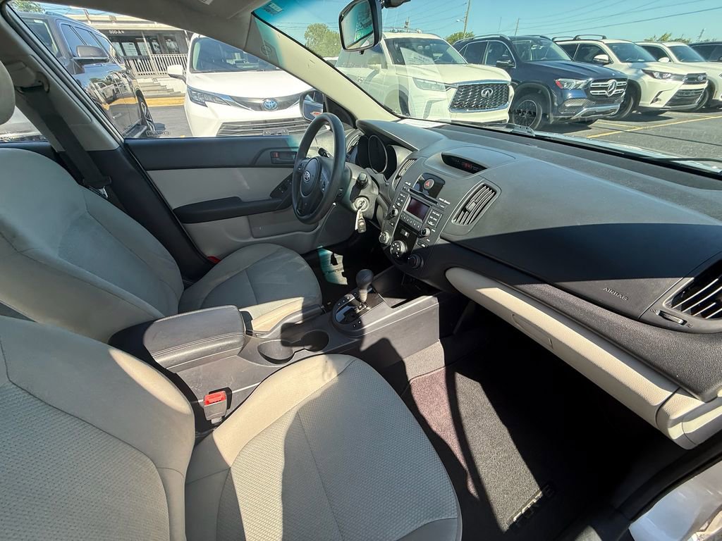 Used 2010 Kia Forte EX FWD image 24