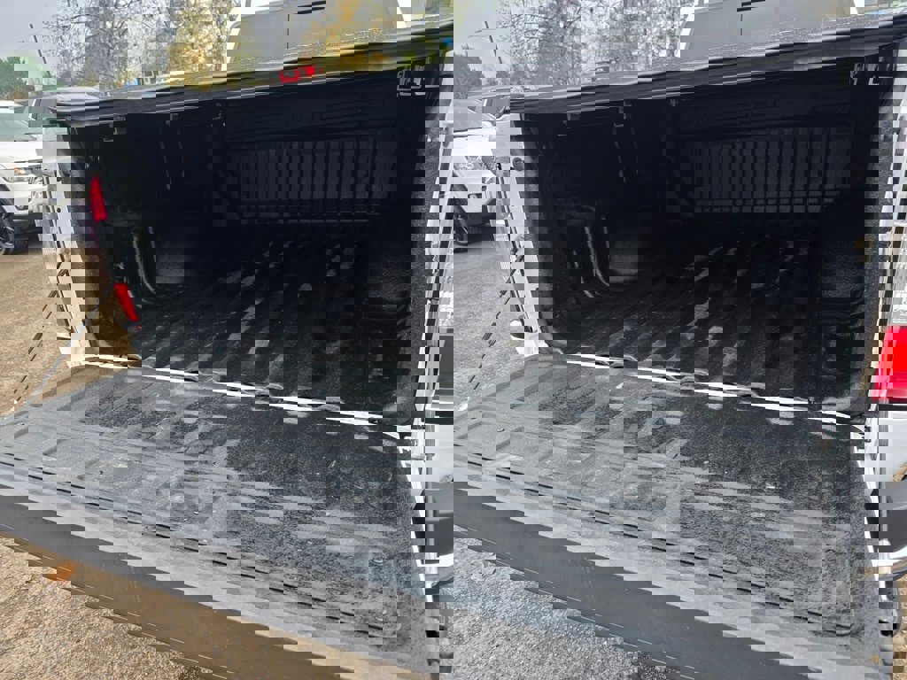 Used 2017 GMC Canyon SLT image 31