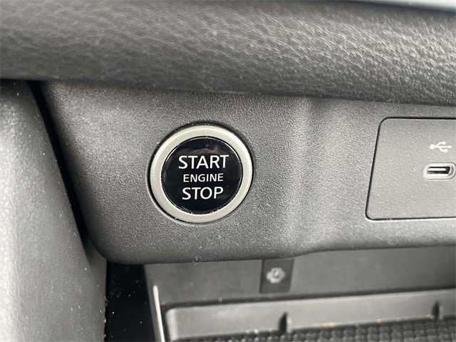 Used 2022 Nissan Rogue Platinum w/ Head-Up Display Package image 24