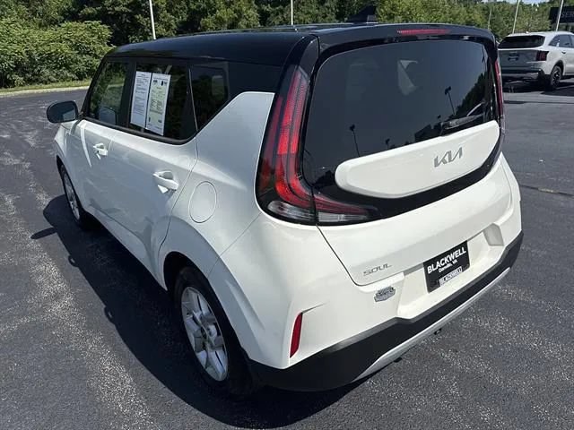 Certified 2023 Kia Soul S FWD image 4