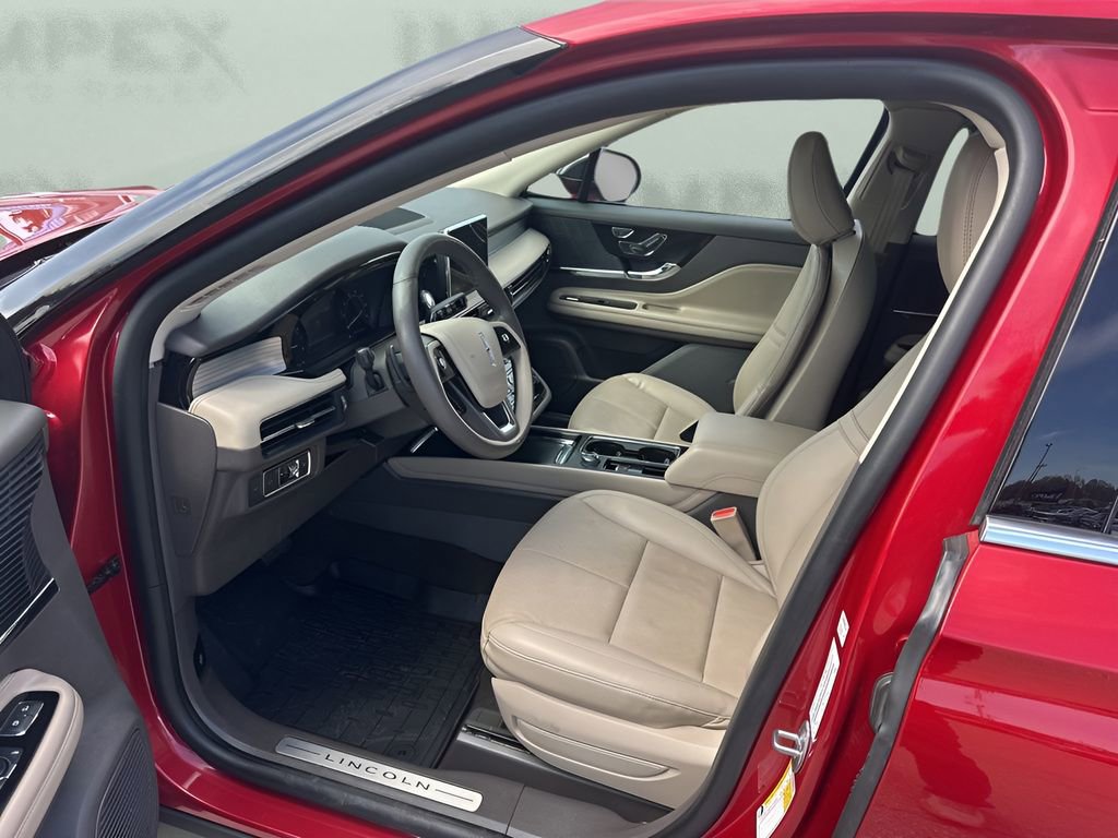 Used 2022 Lincoln Corsair AWD w/ Premium Package image 9