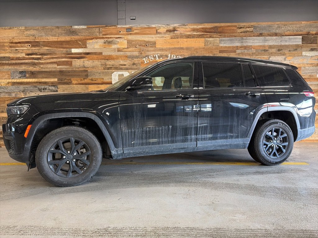 Used 2025 Jeep Grand Cherokee L Altitude image 15