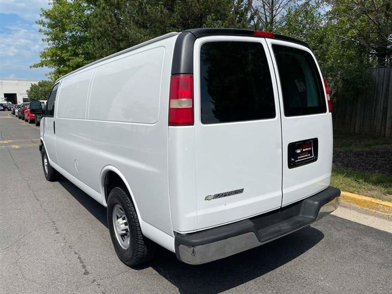 Used 2007 Chevrolet Express 3500 Extended RWD image 25