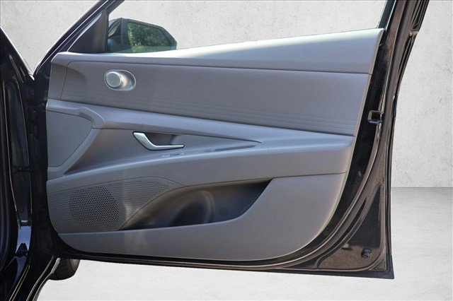 Used 2024 Hyundai Elantra SEL FWD image 29