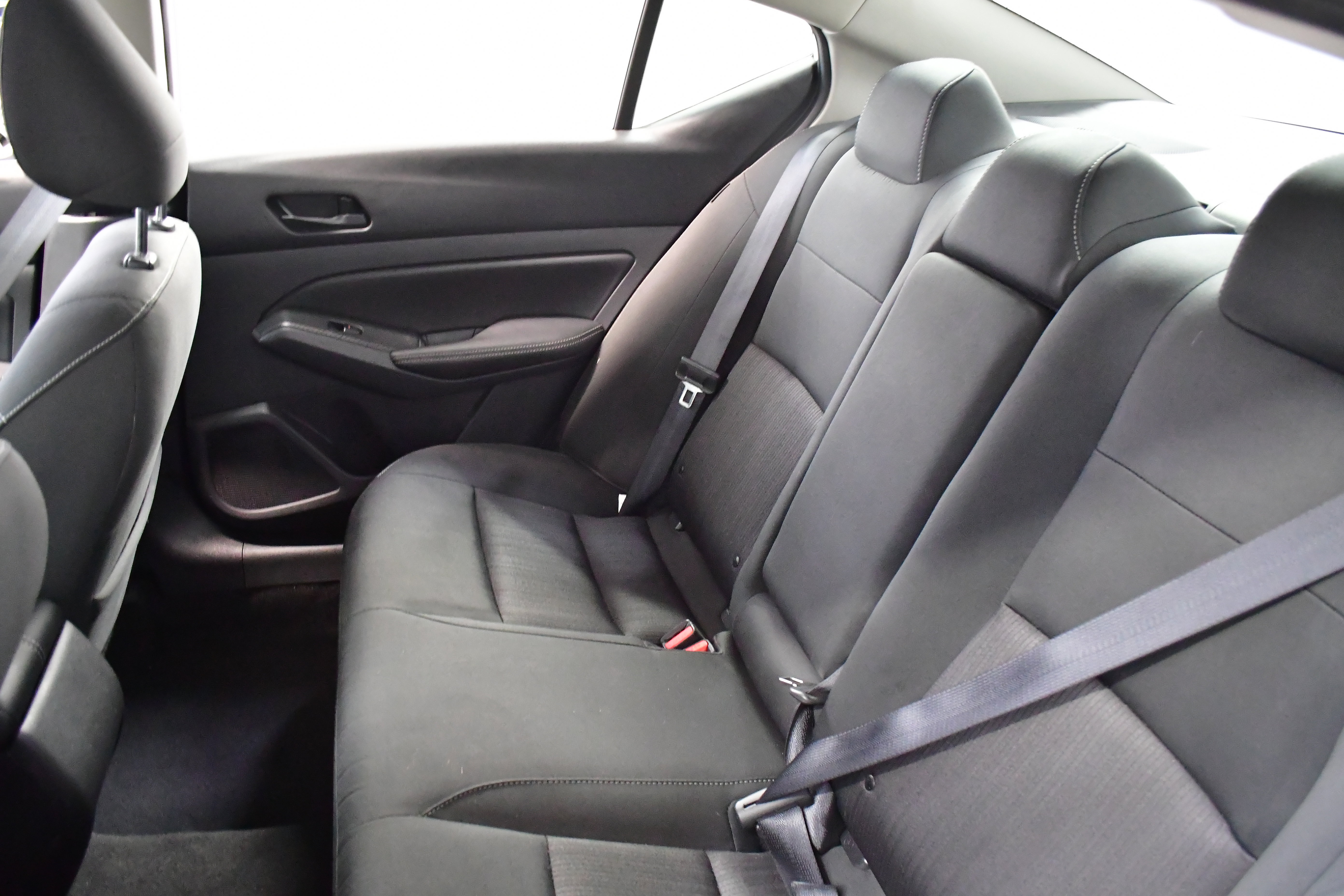 Used 2025 Nissan Altima 2.5 SV image 9