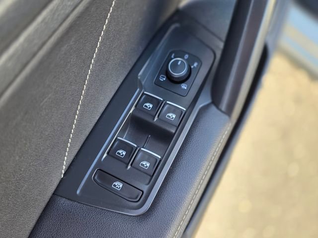 Used 2022 Volkswagen Tiguan SEL R-Line AWD/4WD image 23