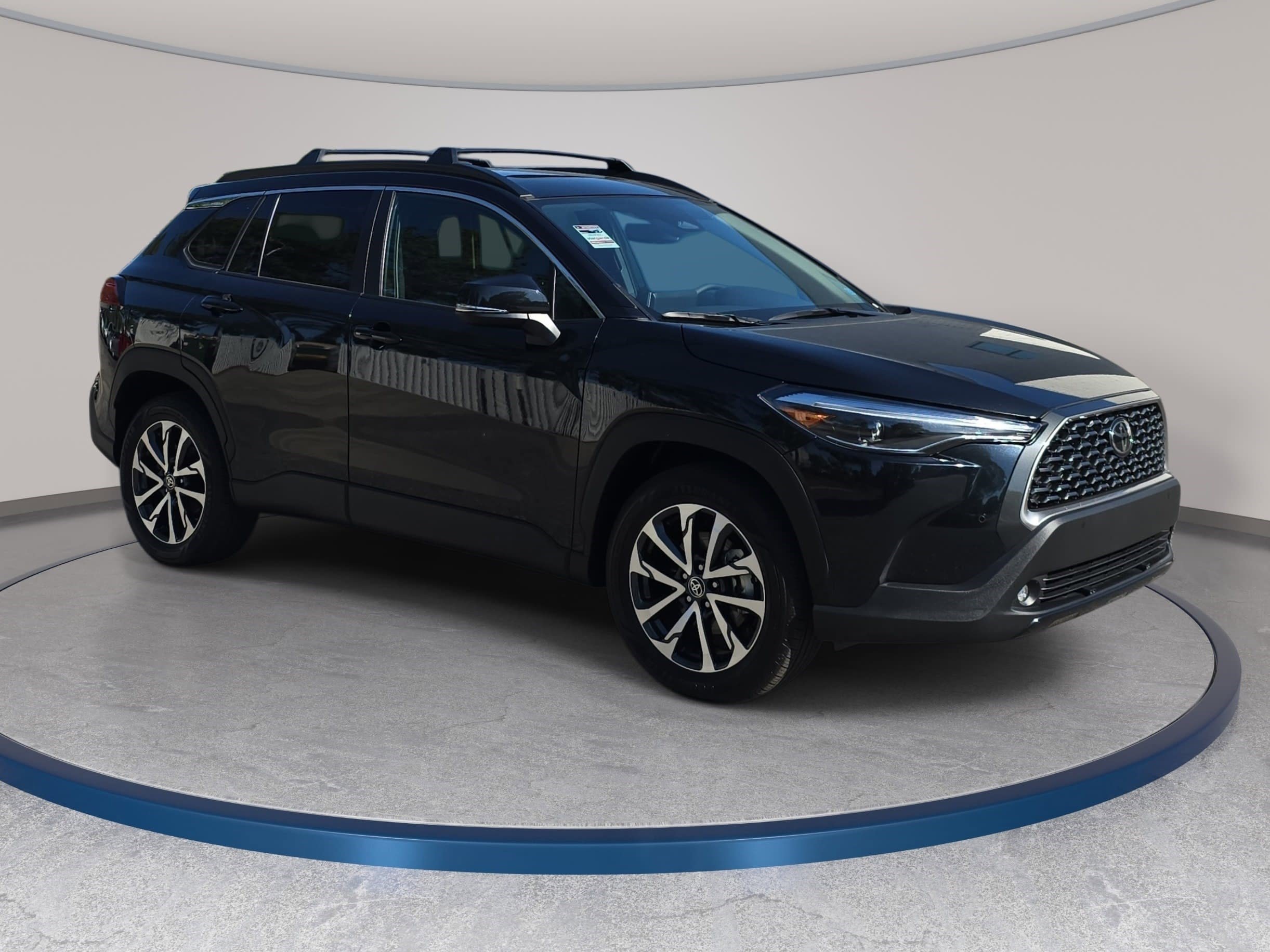 Used 2025 Toyota Corolla Cross XLE w/ Convenience Package image 3