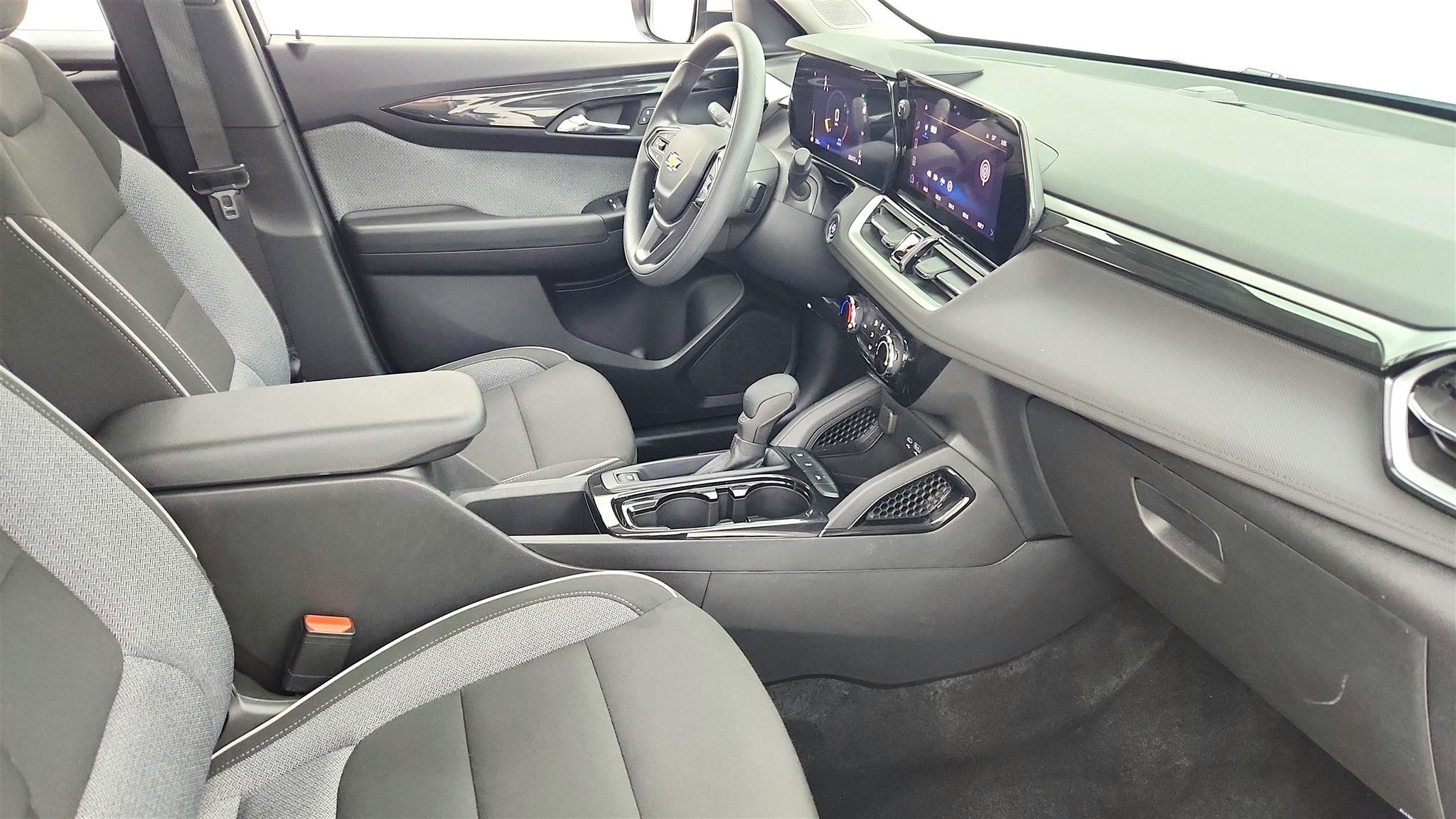 Used 2025 Chevrolet TrailBlazer LT image 34