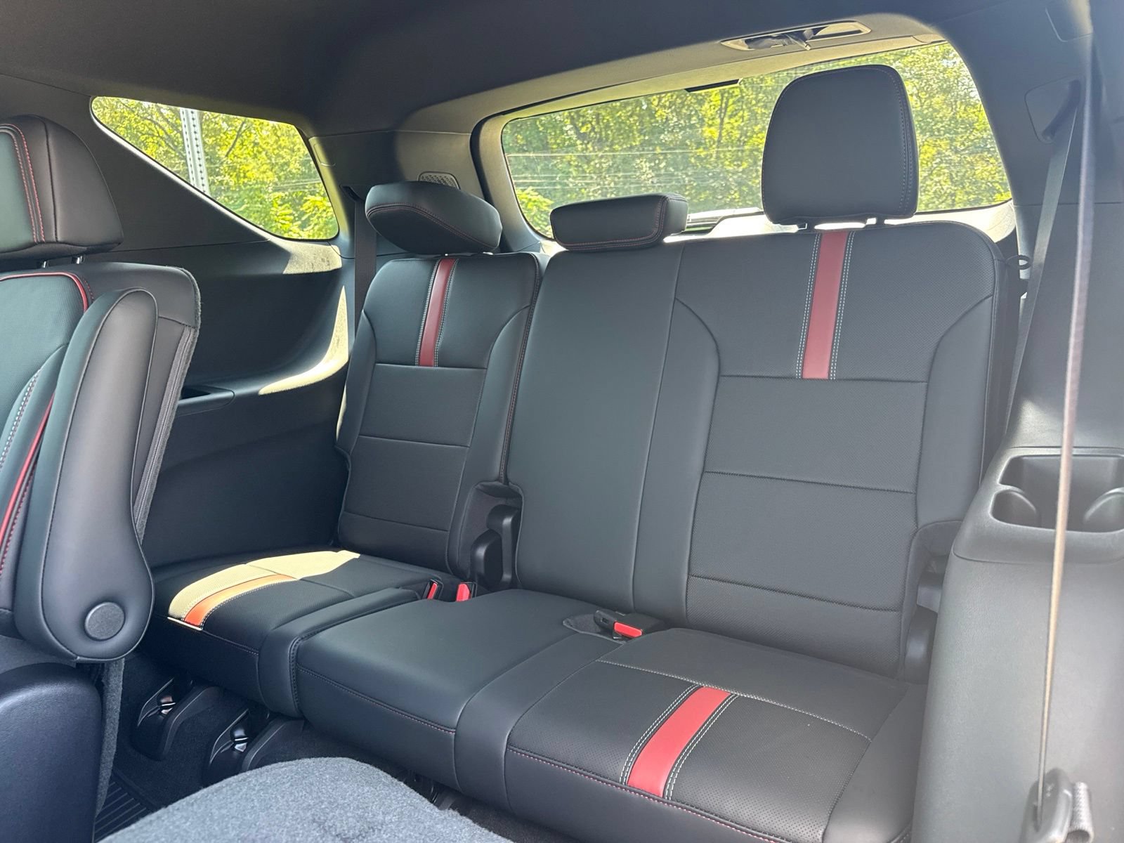 New 2027 Chevrolet Traverse RS w/ LPO, Floor Liner Package AWD/4WD image 14