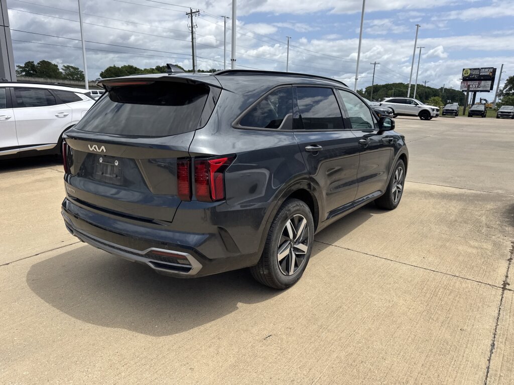Used 2023 Kia Sorento S w/ Panoramic Sunroof Package FWD image 12