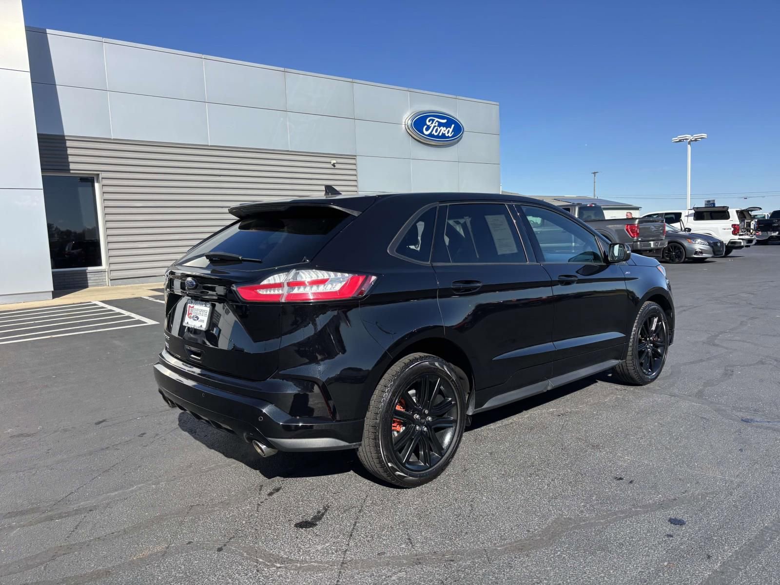 Certified 2020 Ford Edge ST-Line w/ Cold Weather Package image 9
