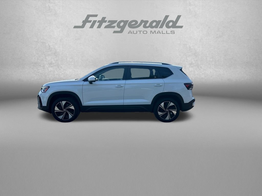 Used 2025 Volkswagen Taos SE AWD/4WD image 5