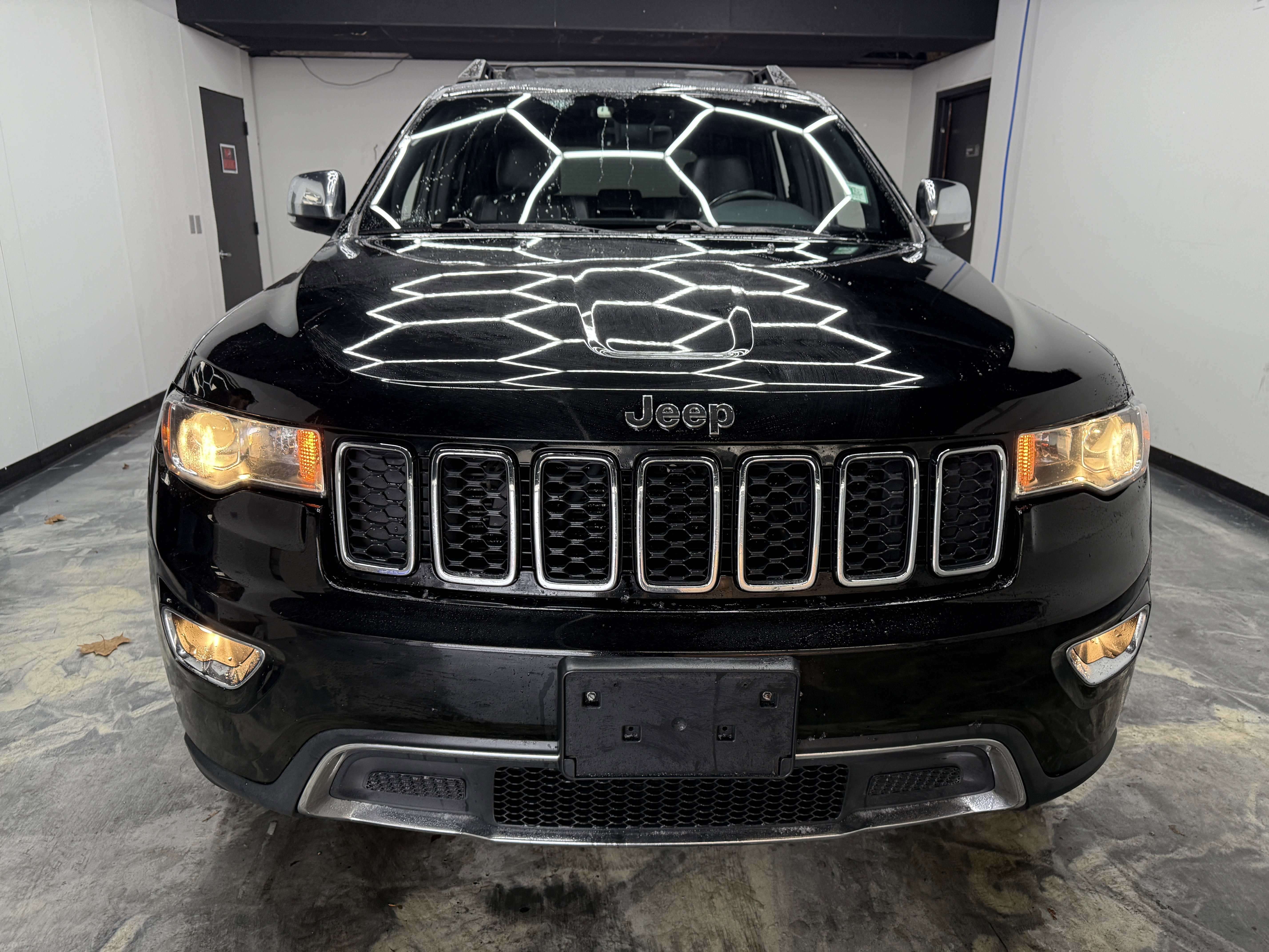 Used 2017 Jeep Grand Cherokee Limited image 7