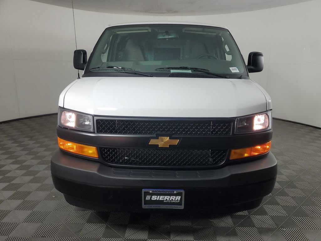 New 2026 Chevrolet Express 2500 Extended w/ Communications Package RWD image 9