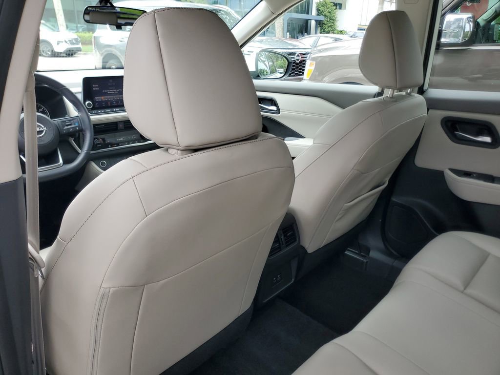 Certified 2023 Nissan Rogue SL FWD image 12