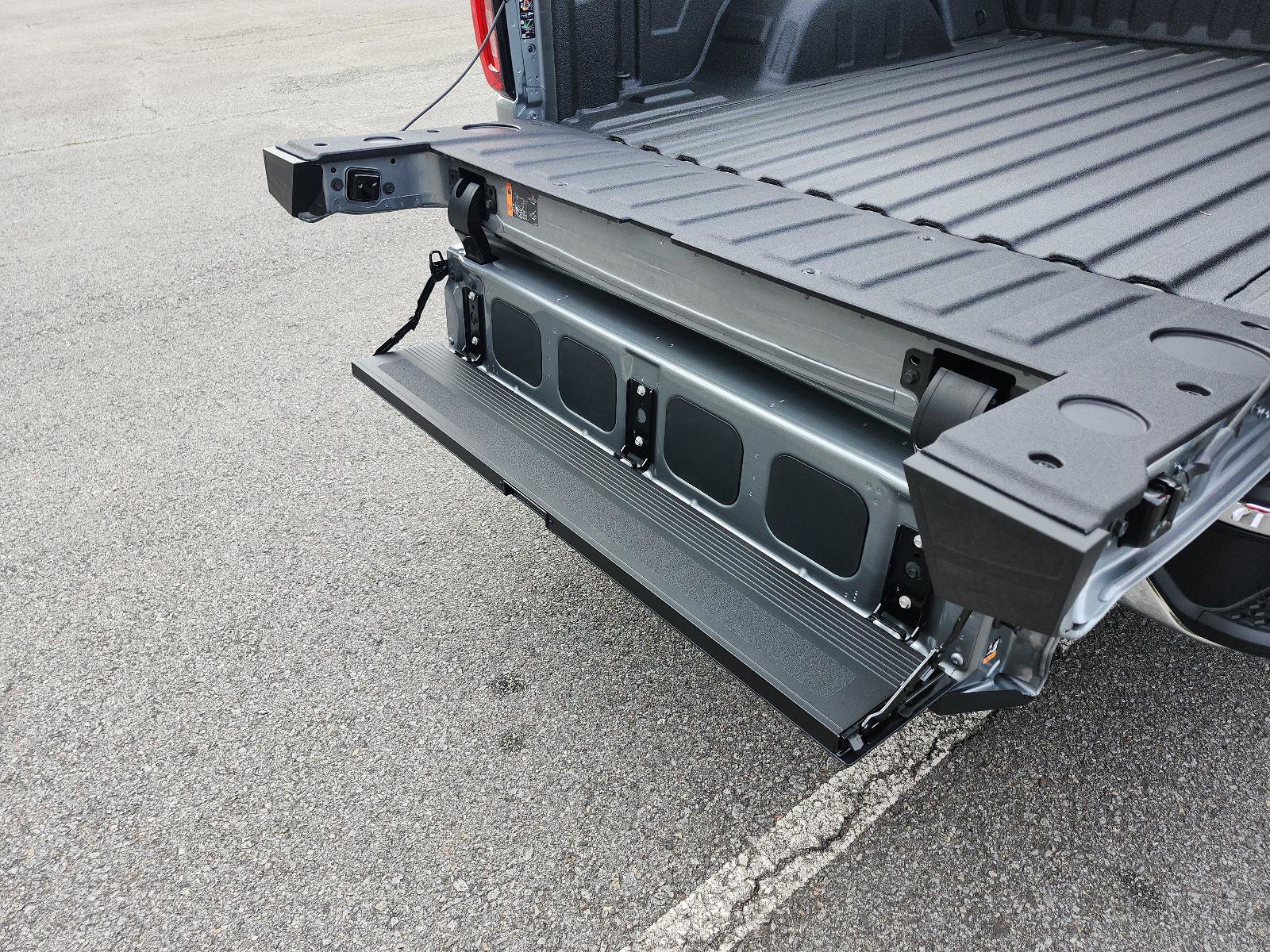 New 2026 GMC Sierra 1500 SLT w/ SLT Premium Plus Package image 11