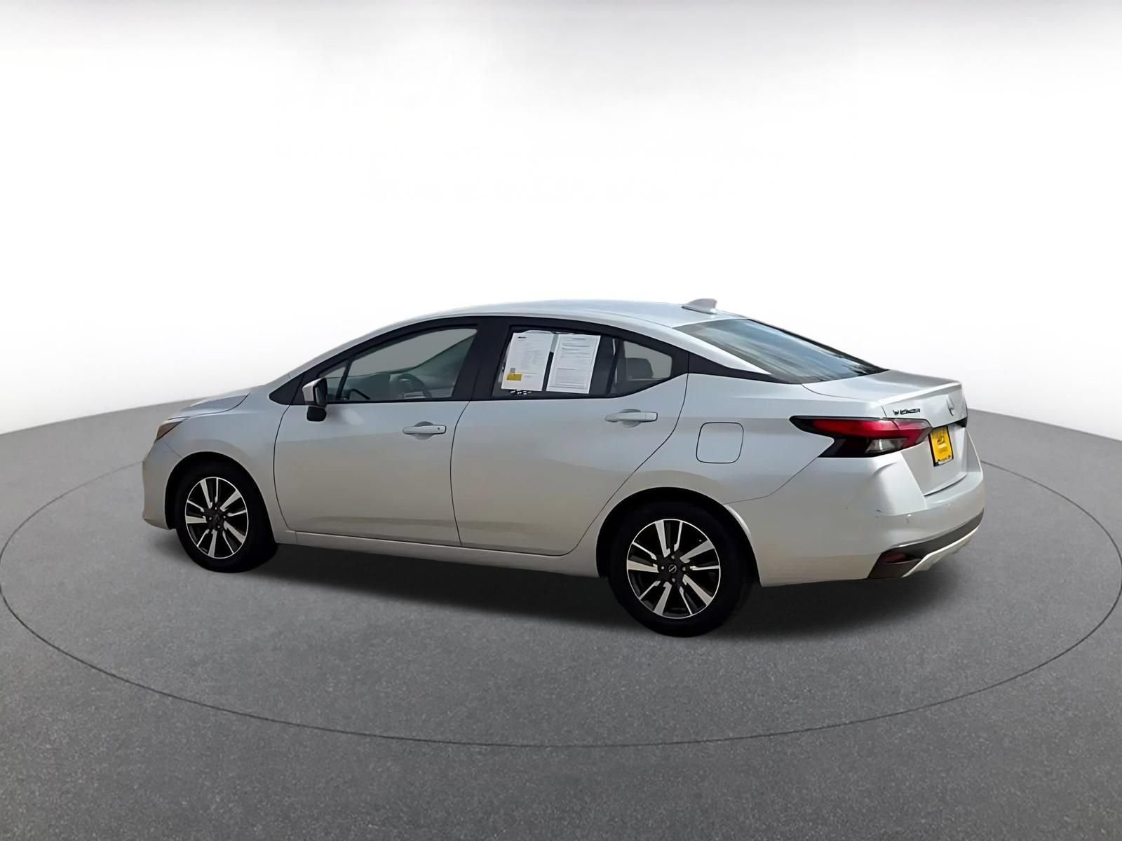 Used 2025 Nissan Versa SV FWD image 10