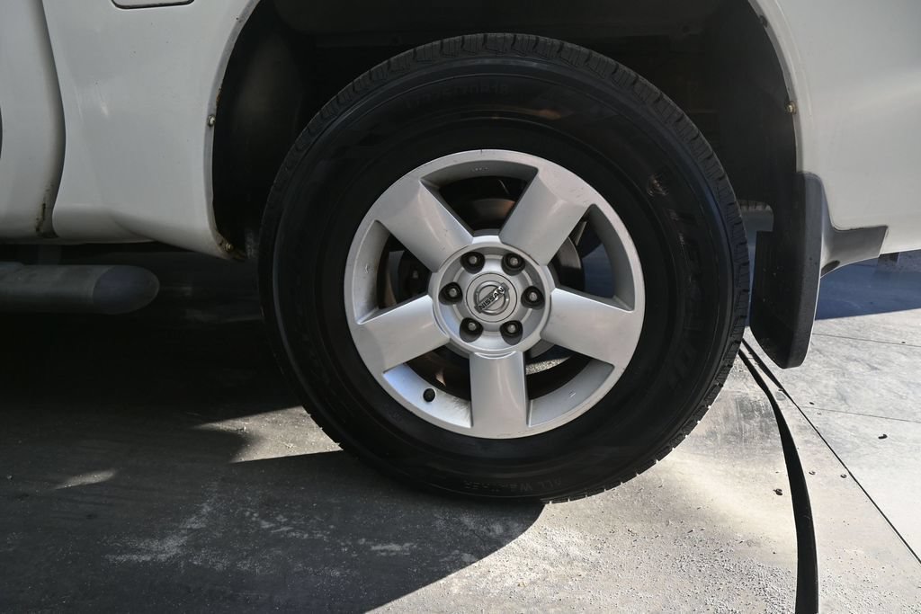 Used 2005 Nissan Titan SE w/ (T01) Tow Pkg AWD/4WD image 11