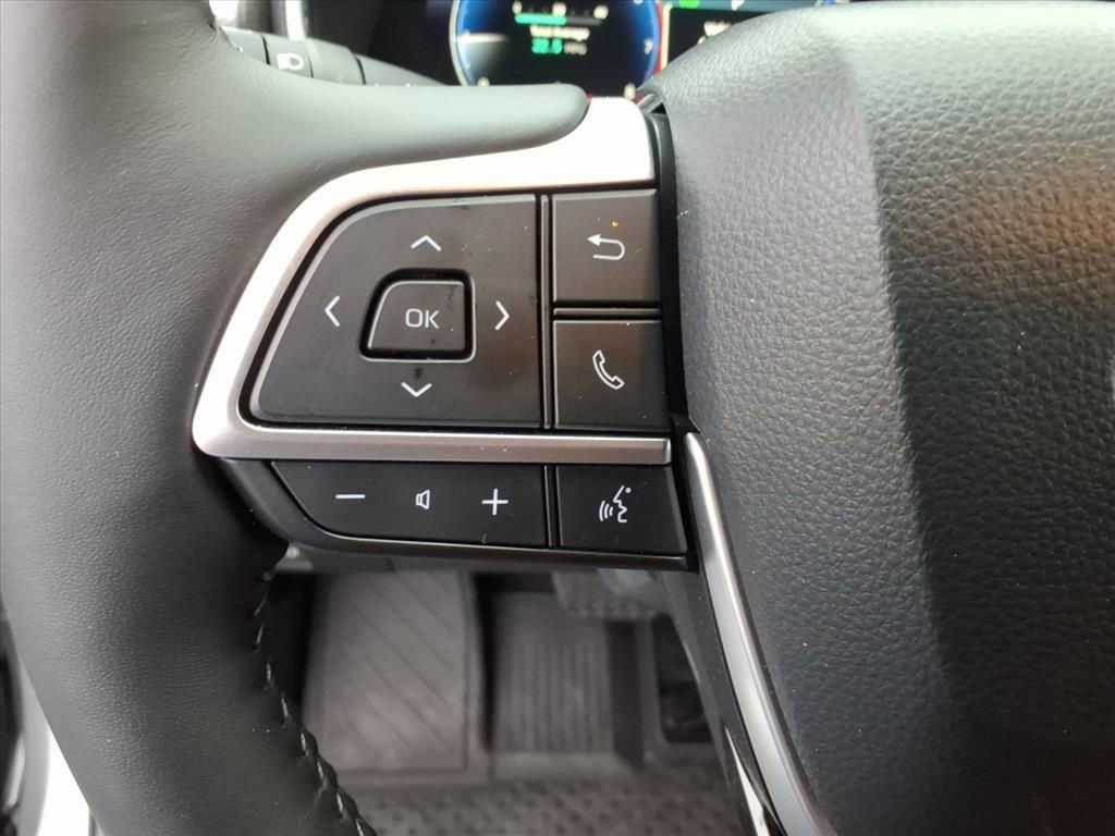 Used 2026 Toyota Highlander Platinum image 30