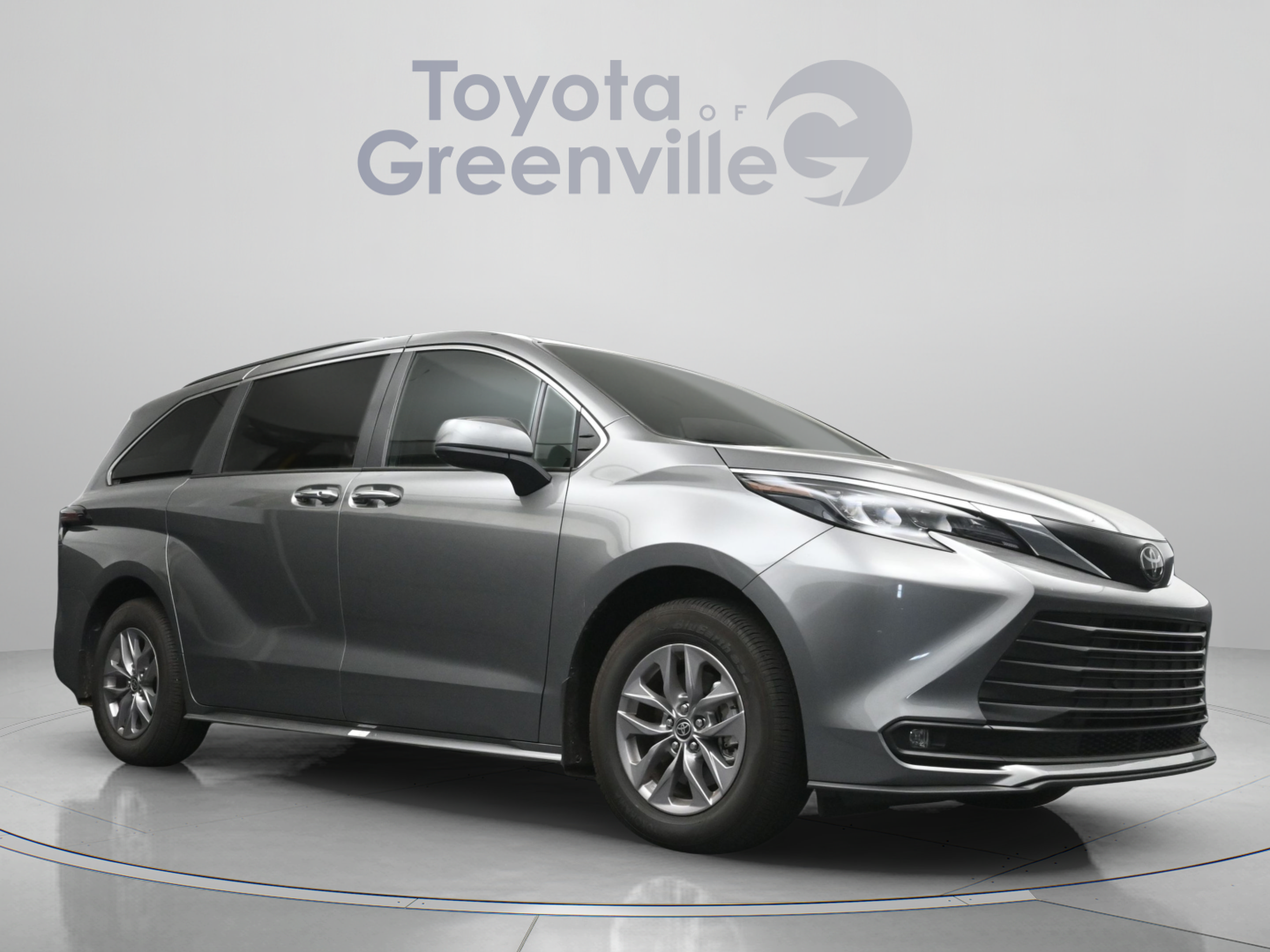 Certified 2026 Toyota Sienna XLE FWD image 19
