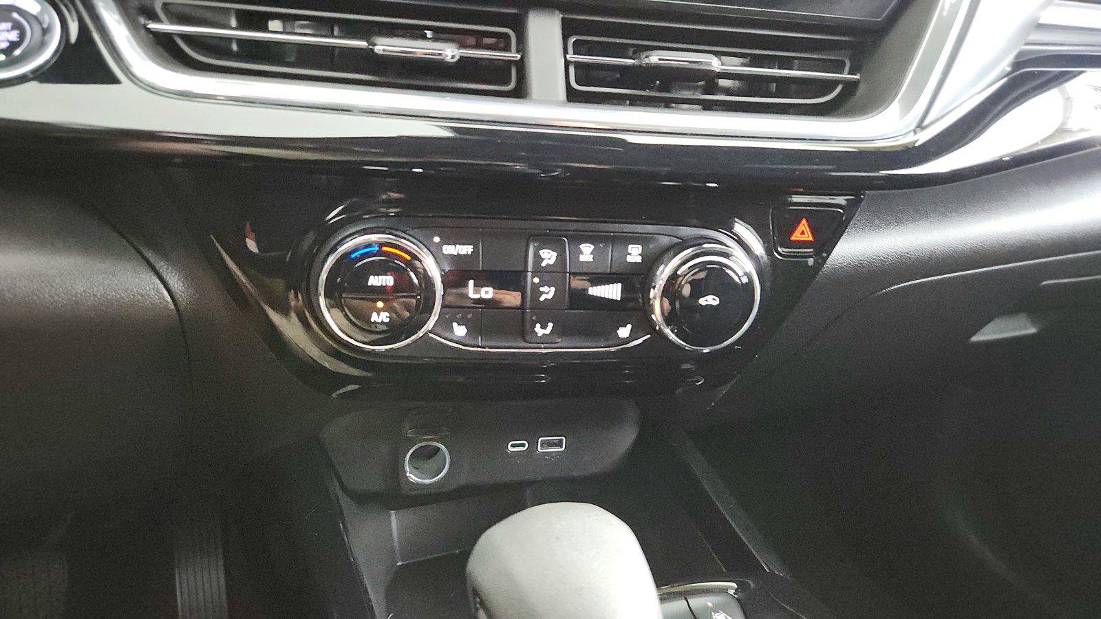 Used 2024 Chevrolet Trax RS w/ Driver Confidence Package FWD image 33