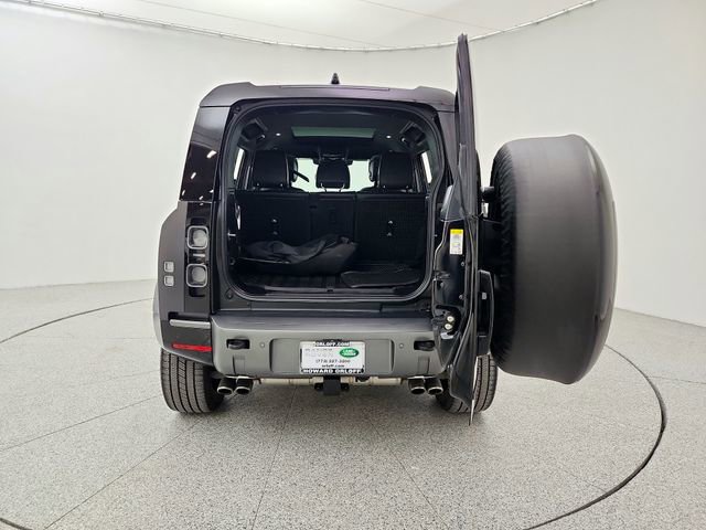 Used 2023 Land Rover Defender 110 image 19