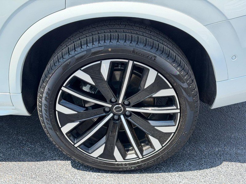 Certified 2025 Volvo XC90 B5 Plus AWD/4WD image 8