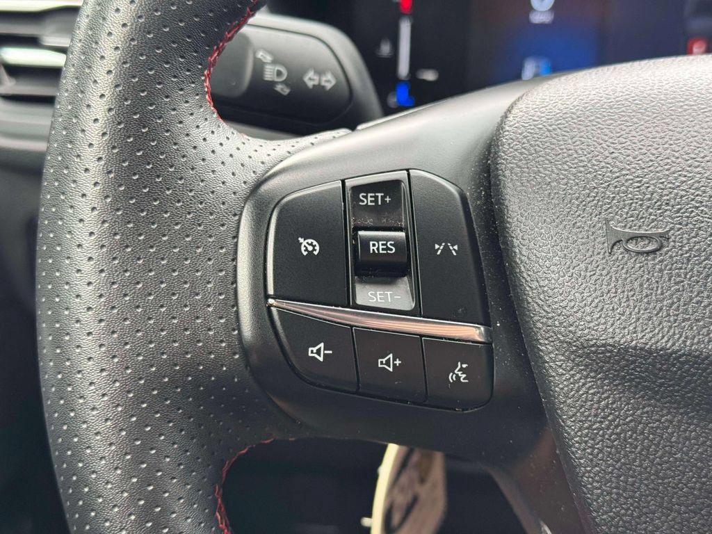 Used 2025 Ford Escape ST-Line Select AWD/4WD image 22