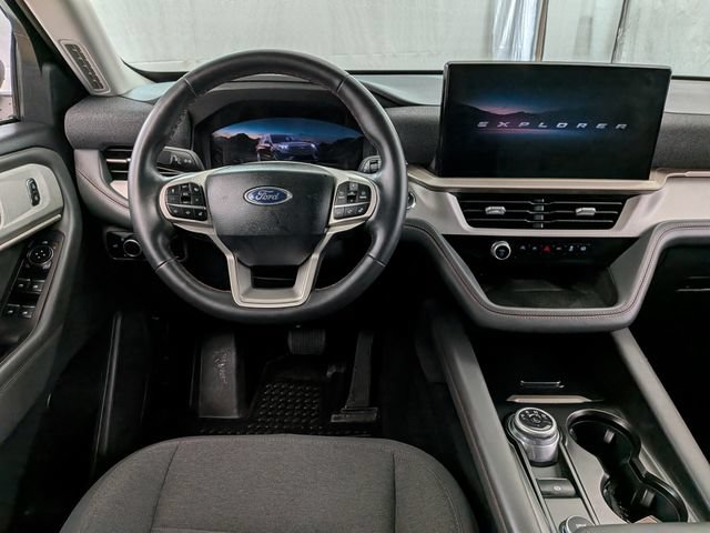 Certified 2025 Ford Explorer Active AWD/4WD image 24