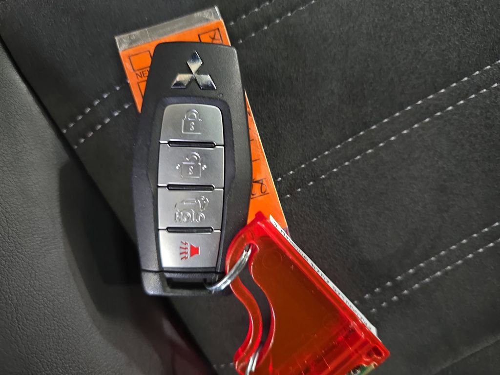 Used 2024 Mitsubishi Outlander SE AWD/4WD image 37