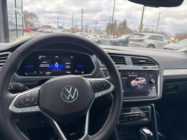Used 2022 Volkswagen Tiguan SE image 21