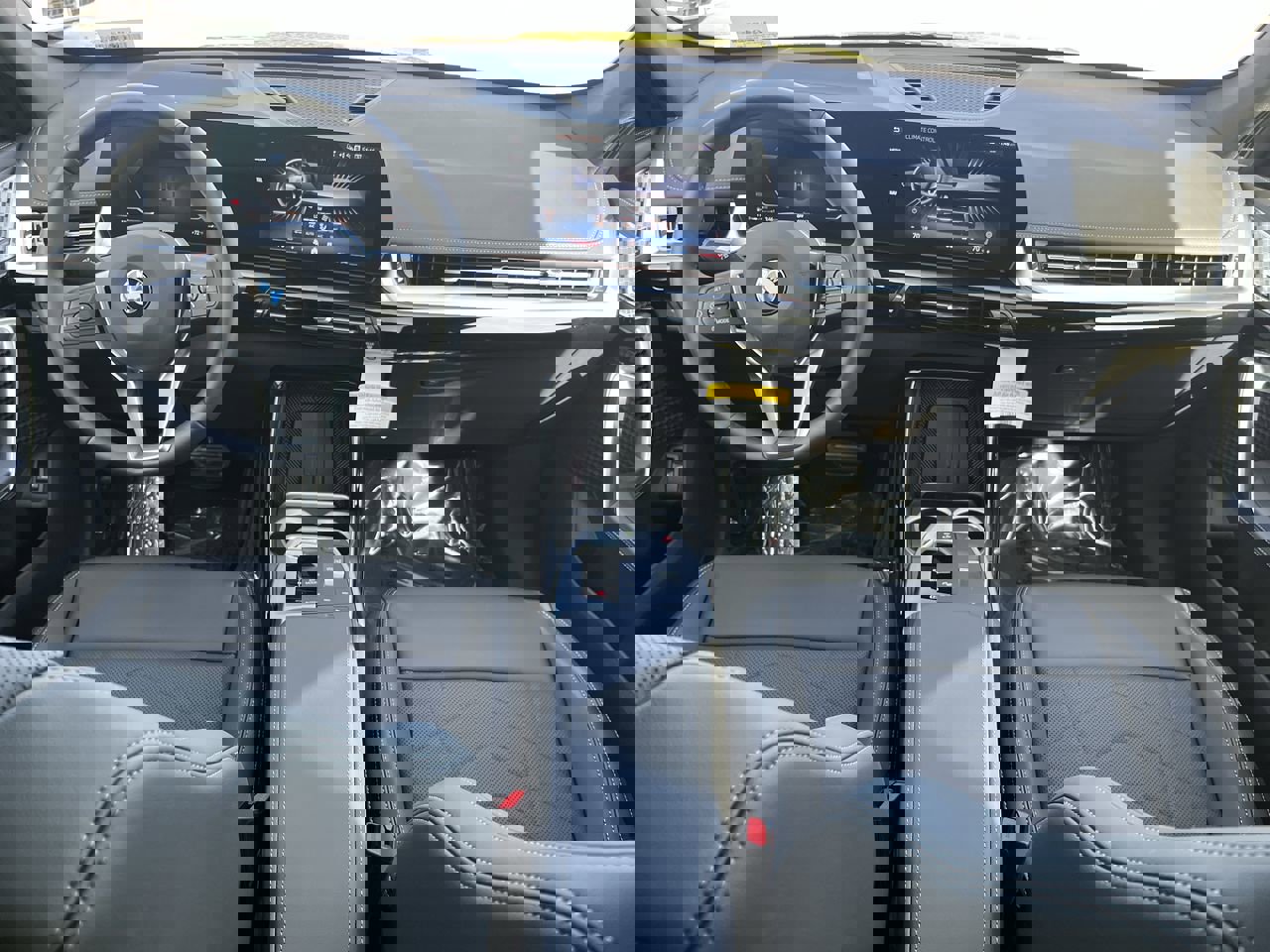 Used 2025 BMW X1 xDrive28i w/ Technology Package image 29