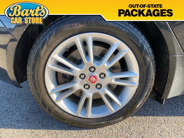 Used 2018 Jaguar XE Premium AWD/4WD image 7