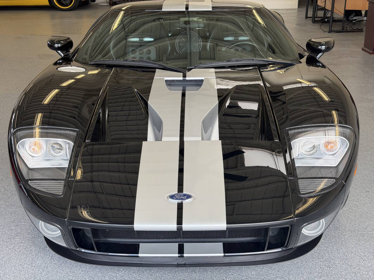 Used 2005 Ford GT RWD image 13