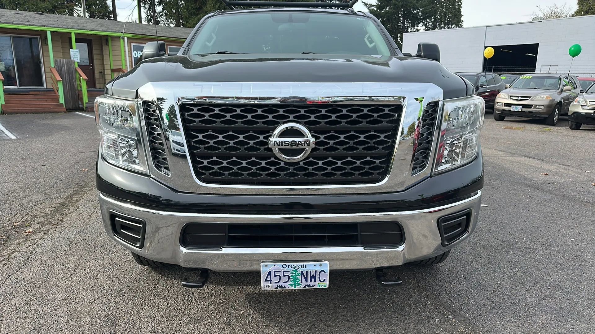 Used 2017 Nissan Titan SV image 8