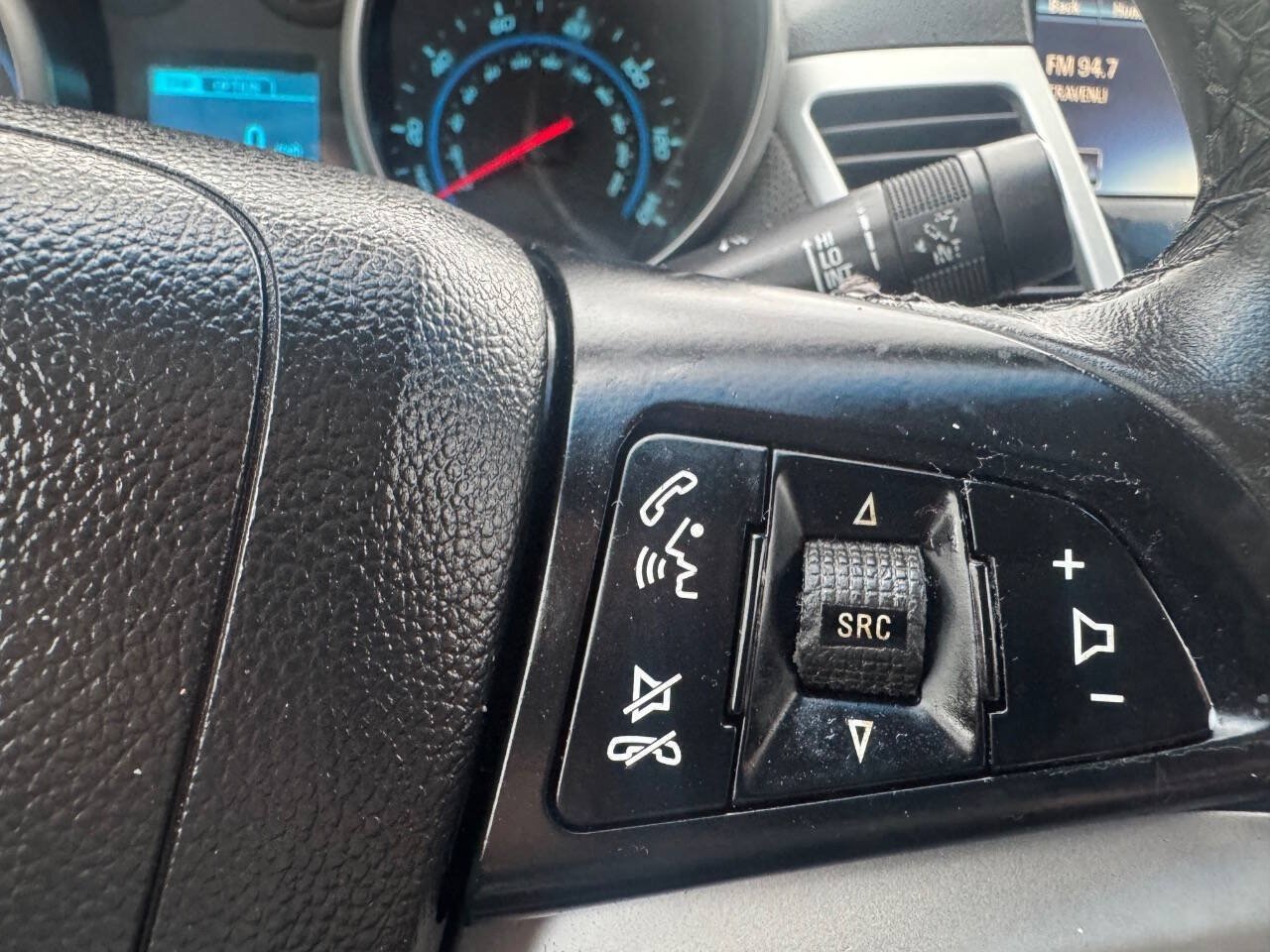 Used 2014 Chevrolet Cruze LT w/ Technology Package FWD image 18
