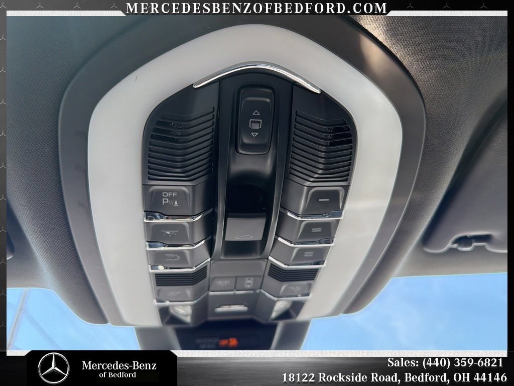 Used 2020 Porsche Macan AWD/4WD image 17