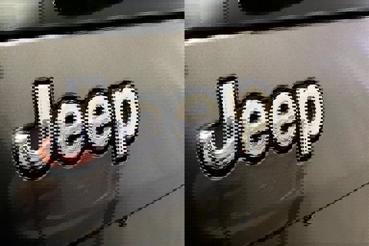 Used 2019 Jeep Cherokee Limited AWD/4WD image 32