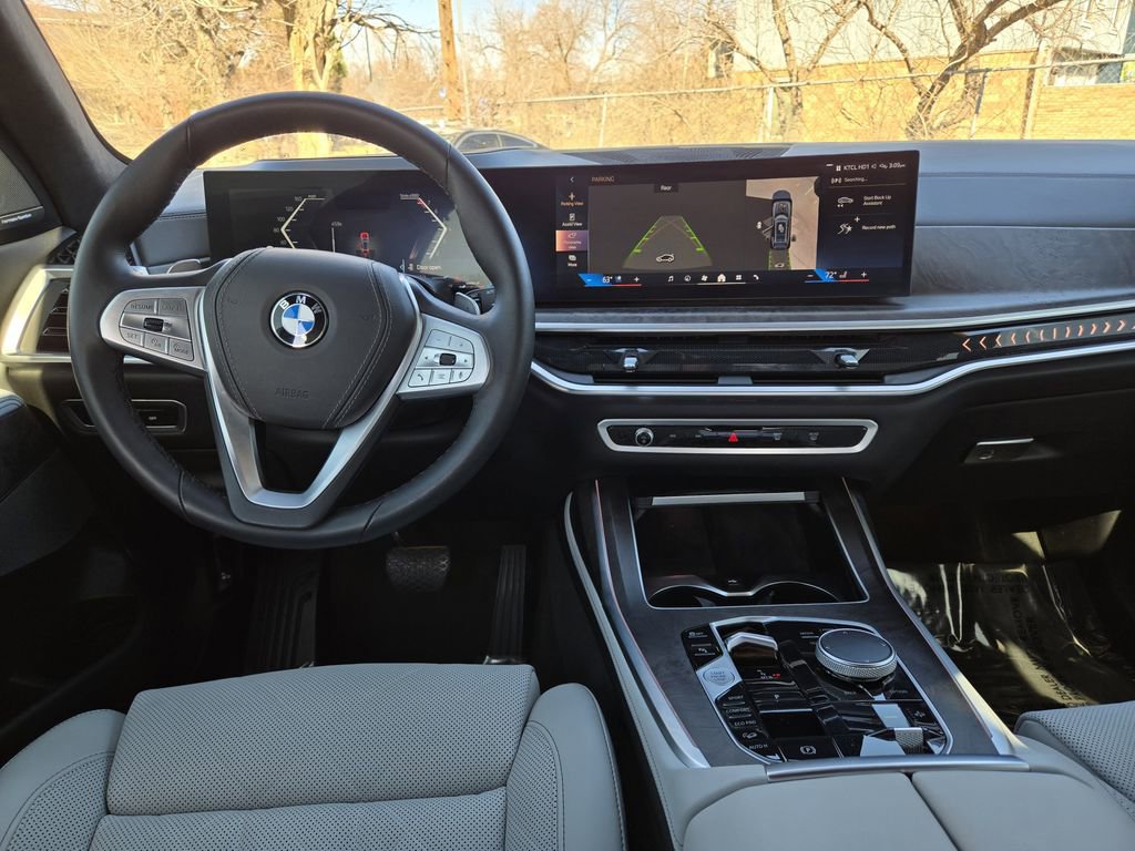 Used 2024 BMW X7 xDrive40i w/ Premium Package image 28