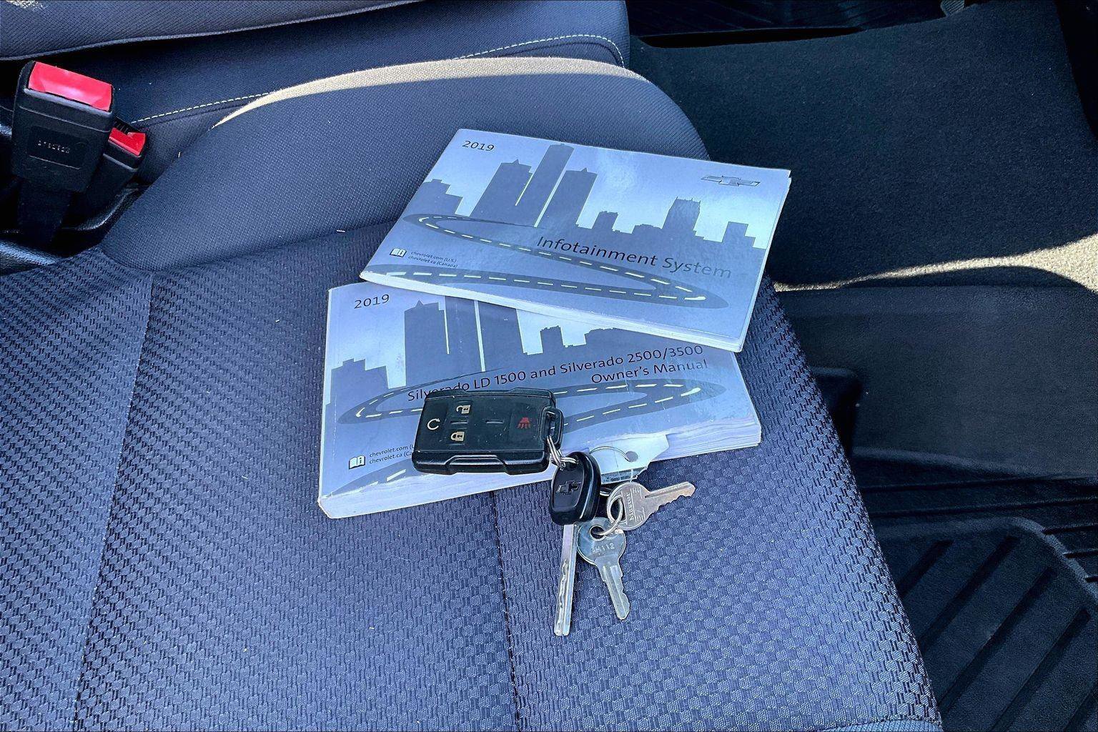 Used 2019 Chevrolet Silverado 1500 LT w/ All Star Edition image 12