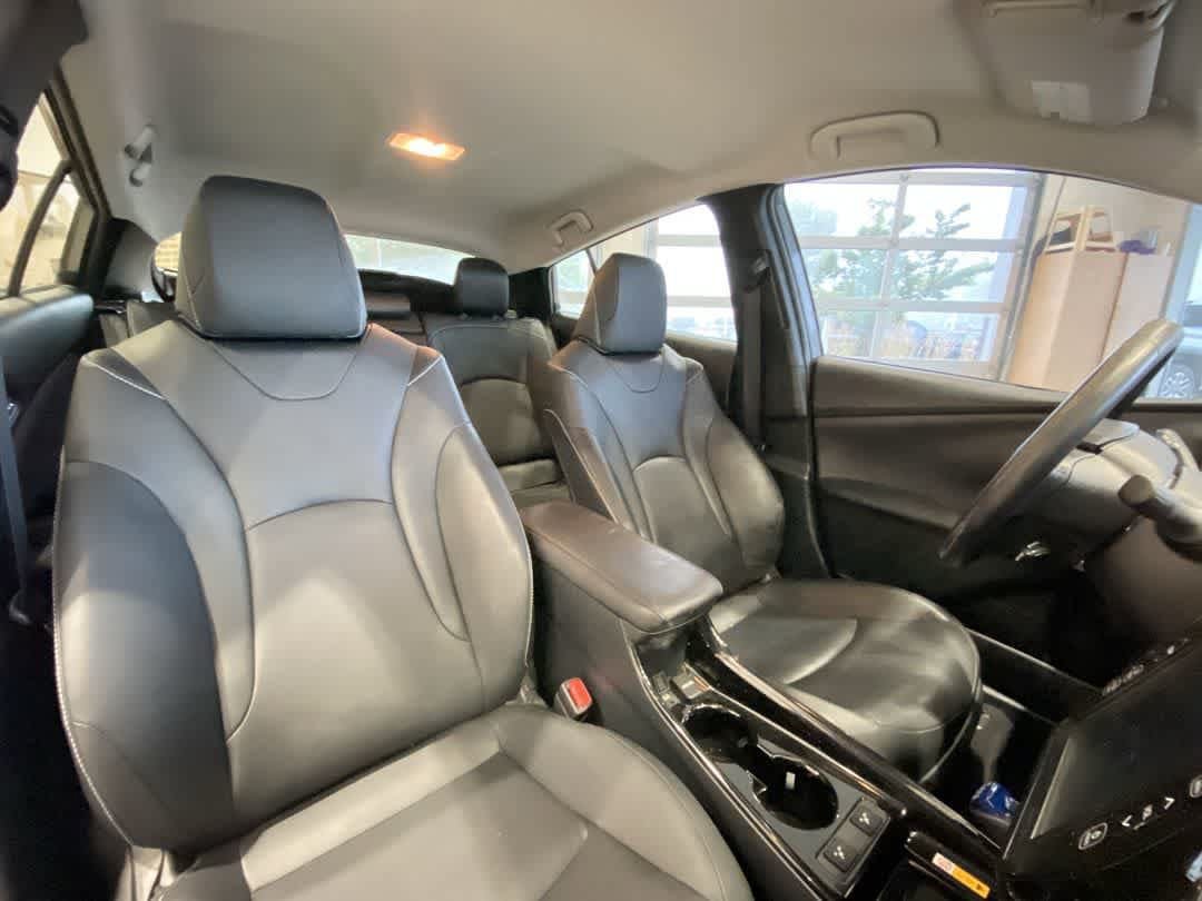 Used 2022 Toyota Prius Prime XLE FWD image 27