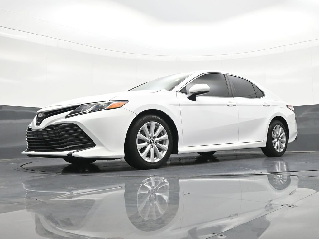 Used 2019 Toyota Camry LE FWD image 23