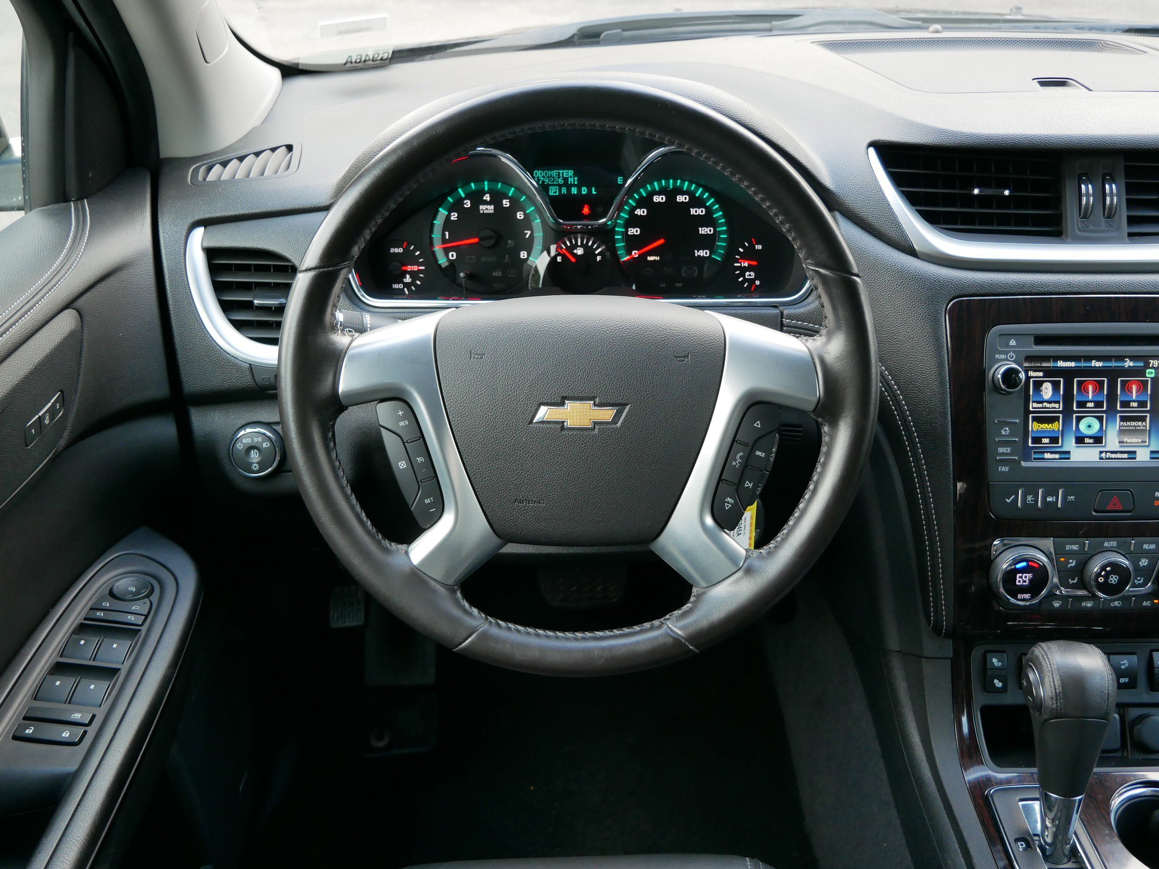 Used 2017 Chevrolet Traverse LT image 16