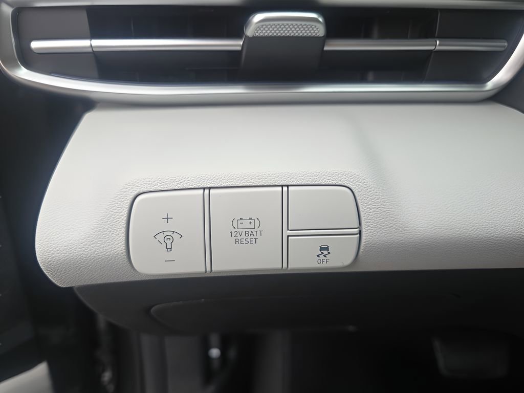 New 2026 Hyundai Elantra Limited FWD image 19